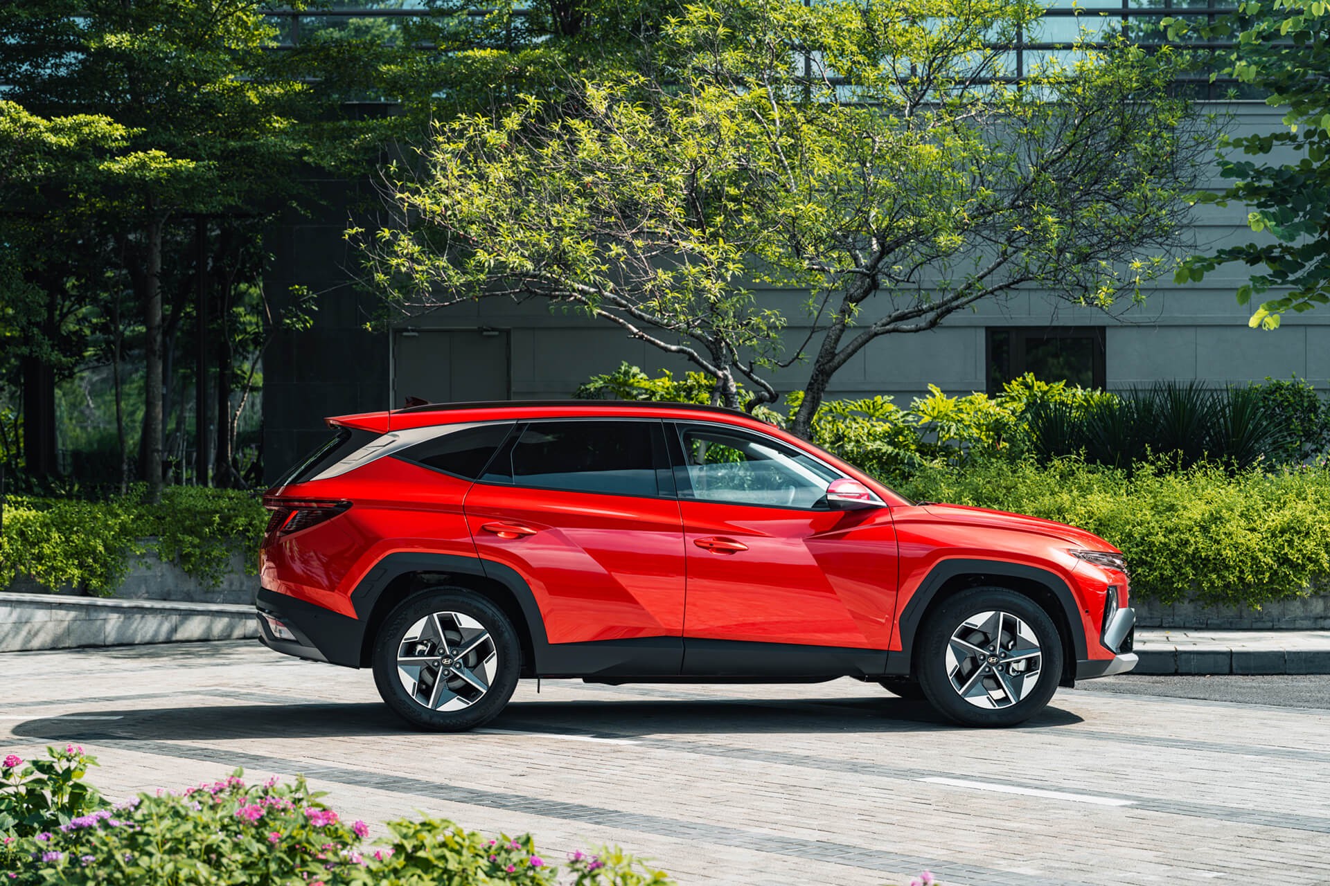 New Tucson Hybrid