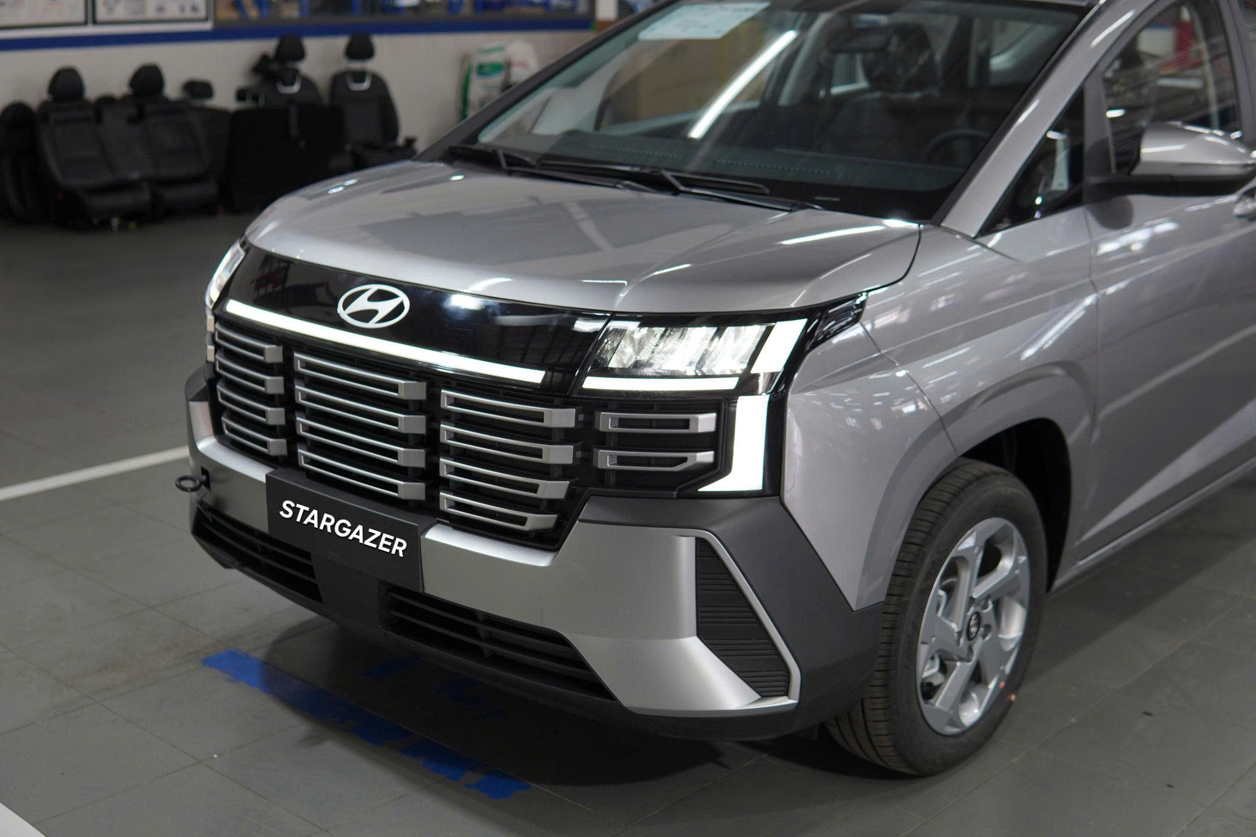 Đầu xe Stargazer facelift