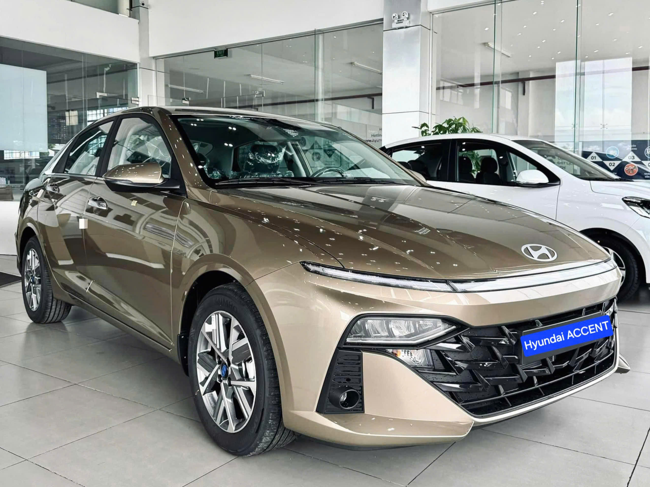 Giá xe Hyundai Accent giảm 50% thuế trước bạ 2024