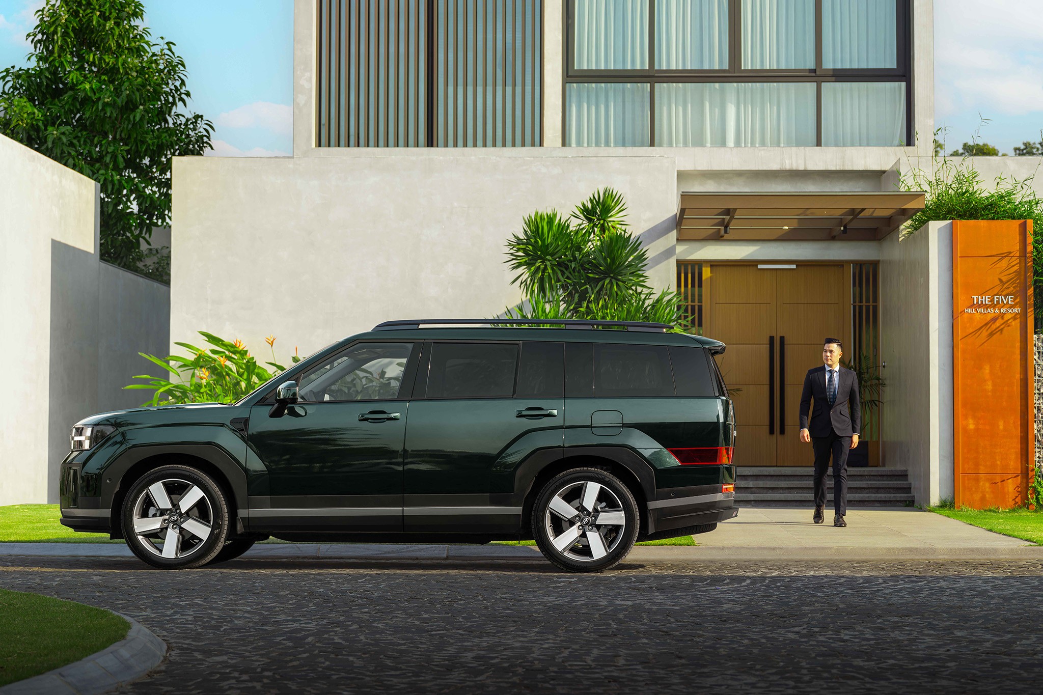 Một bình xăng Santa Fe Hybrid đi được bao nhiêu km
