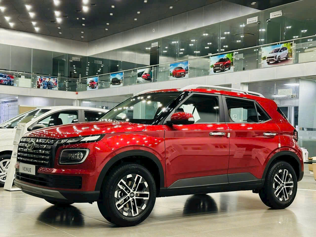 Ngoại thất Hyundai Venue Đặc biệt màu Đỏ