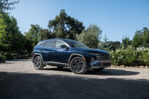 Ngoại thất góc trước Tucson Hybrid