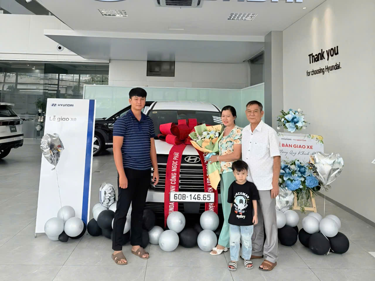 Khách hàng nhận xe Hyundai Stargazer facelift 2026 tại Hyundai Ngọc Phát